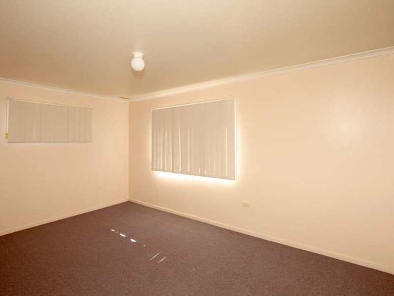 Photo - 12 Brooks Circuit, Tolland NSW 2650 - Image 6