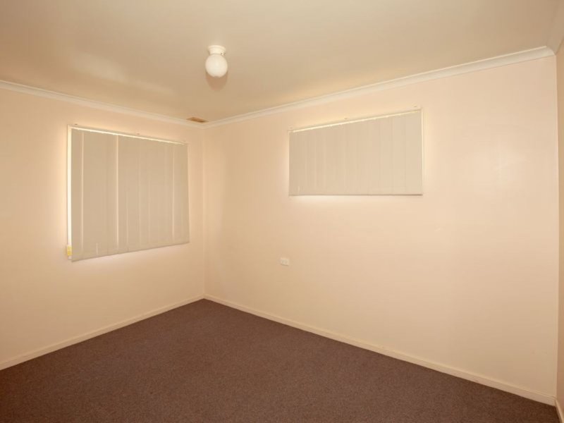 Photo - 12 Brooks Circuit, Tolland NSW 2650 - Image 8