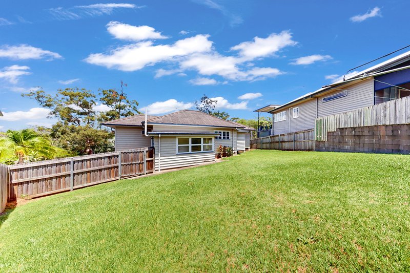 Photo - 12 Brown Parade, Ashgrove QLD 4060 - Image 15