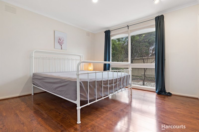 Photo - 12 Browning Drive, Glen Waverley VIC 3150 - Image 5