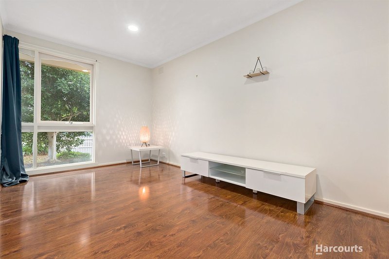 Photo - 12 Browning Drive, Glen Waverley VIC 3150 - Image 7