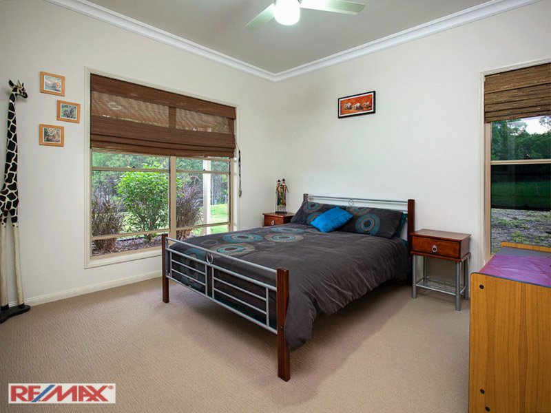 Photo - 12 Brownlow Court, Cashmere QLD 4500 - Image 13