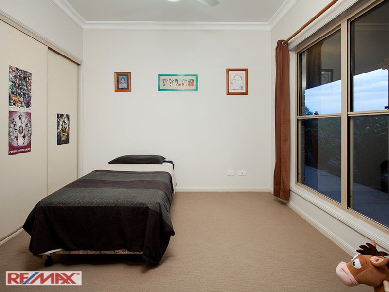 Photo - 12 Brownlow Court, Cashmere QLD 4500 - Image 14