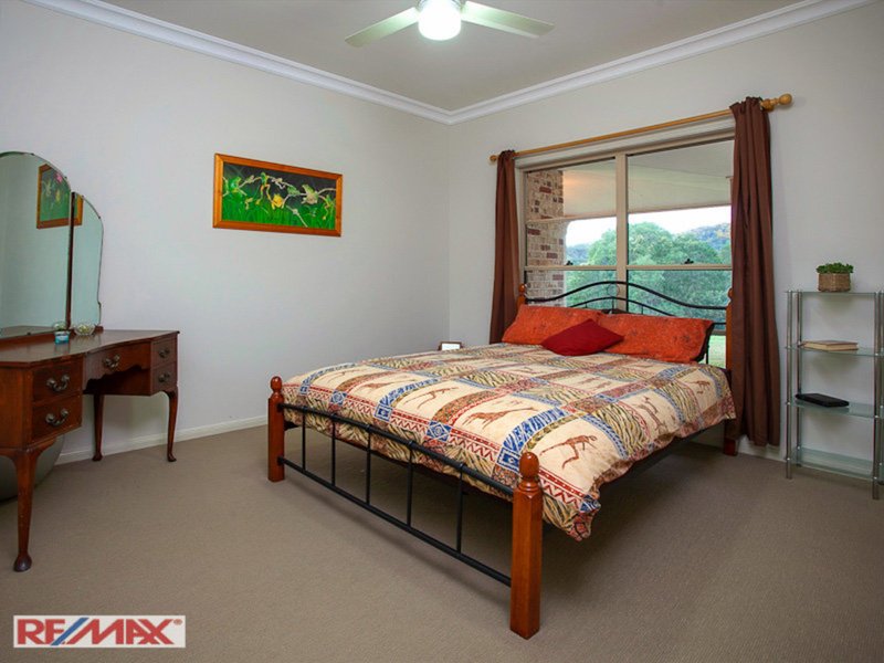 Photo - 12 Brownlow Court, Cashmere QLD 4500 - Image 15