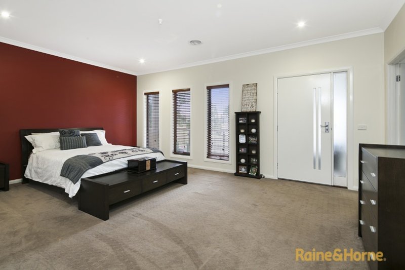 Photo - 12 Brunton Avenue, Caroline Springs VIC 3023 - Image 5