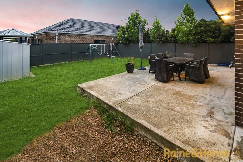 Photo - 12 Brunton Avenue, Caroline Springs VIC 3023 - Image 11