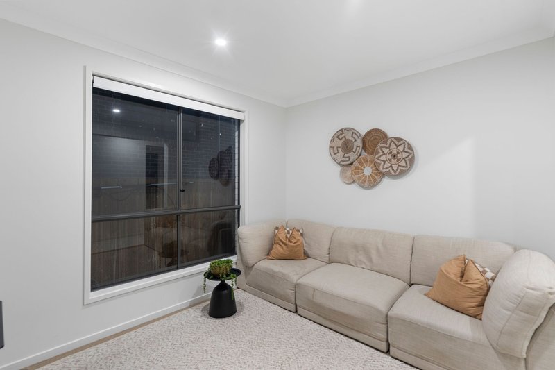 Photo - 12 Brushbox Street, Bahrs Scrub QLD 4207 - Image 9