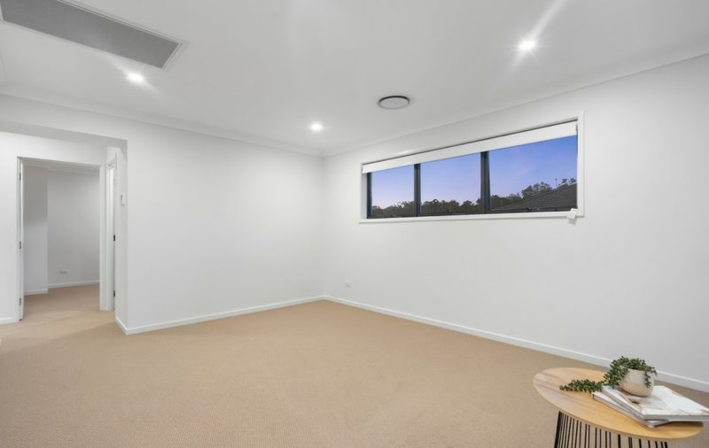 Photo - 12 Brushbox Street, Bahrs Scrub QLD 4207 - Image 17