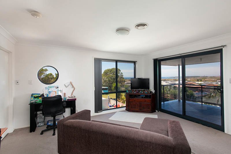 Photo - 12 Buccaneer Place, Shell Cove NSW 2529 - Image 5