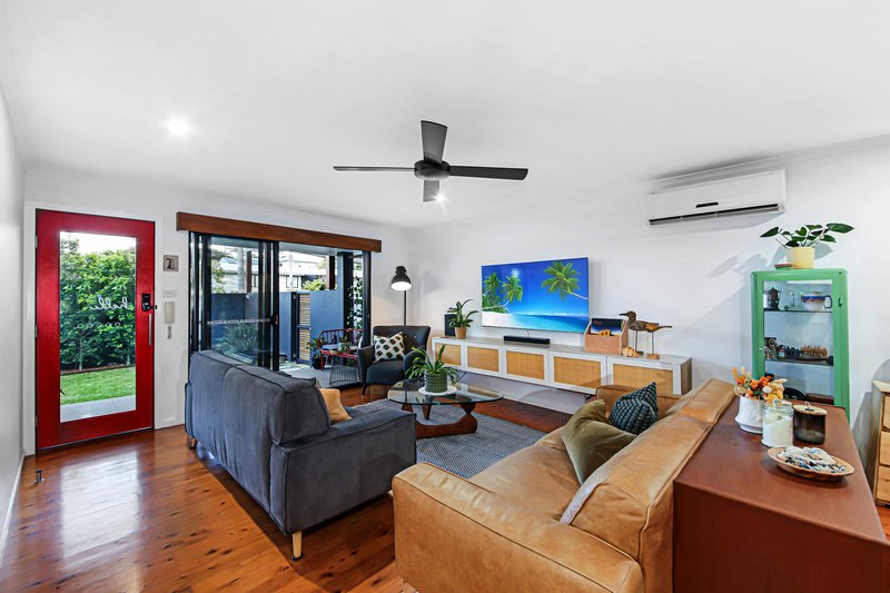 Photo - 12 Buccleugh Street, Moffat Beach QLD 4551 - Image 8