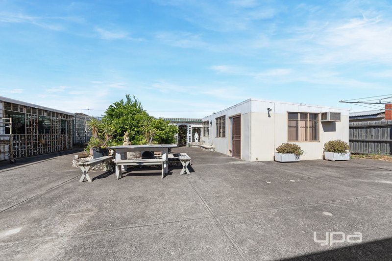 Photo - 12 Buchanan Street, St Albans VIC 3021 - Image 12