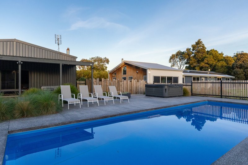 Photo - 12 Bundarra Drive, Squeaking Point TAS 7307 - Image 9