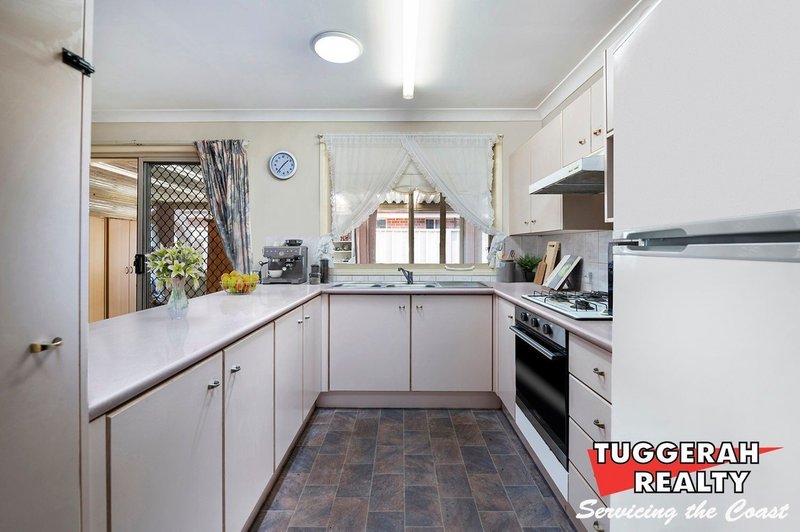 Photo - 12 Burbank Drive, Tuggerah NSW 2259 - Image 6