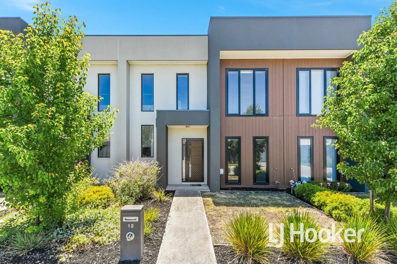 12 Burnden Close, Berwick VIC 3806