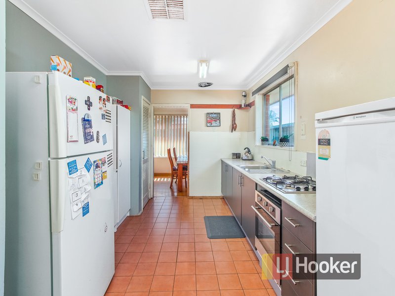 Photo - 12 Burraneer Drive, Keysborough VIC 3173 - Image 5