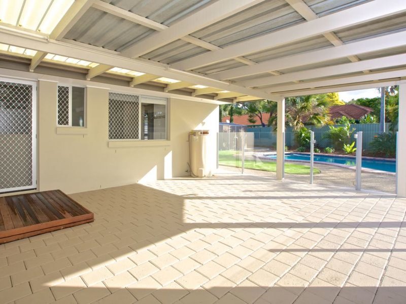 Photo - 12 Burrinjuck Dr , Coombabah QLD 4216 - Image 14