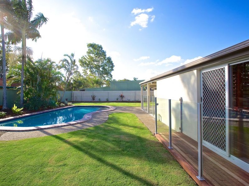 Photo - 12 Burrinjuck Dr , Coombabah QLD 4216 - Image 15