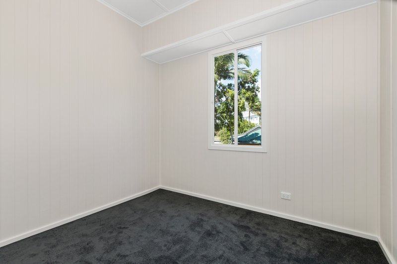 Photo - 12 Byrneside Terrace, Wynnum QLD 4178 - Image 8