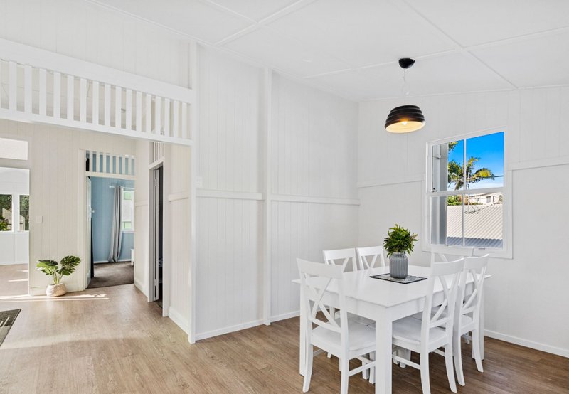 Photo - 12 Byrneside Terrace, Wynnum QLD 4178 - Image 13
