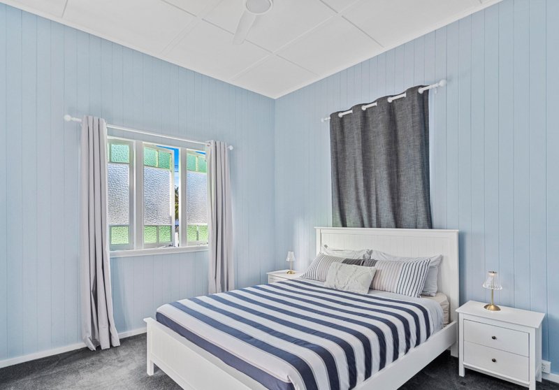 Photo - 12 Byrneside Terrace, Wynnum QLD 4178 - Image 15