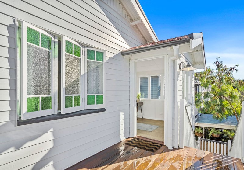 Photo - 12 Byrneside Terrace, Wynnum QLD 4178 - Image 17