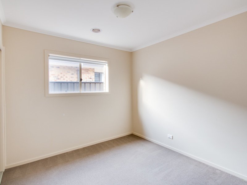 Photo - 12 Calita Avenue, Tarneit VIC 3029 - Image 11