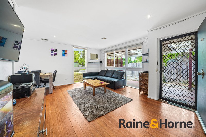 Photo - 12 Campbell Parade, Cranbourne VIC 3977 - Image 4