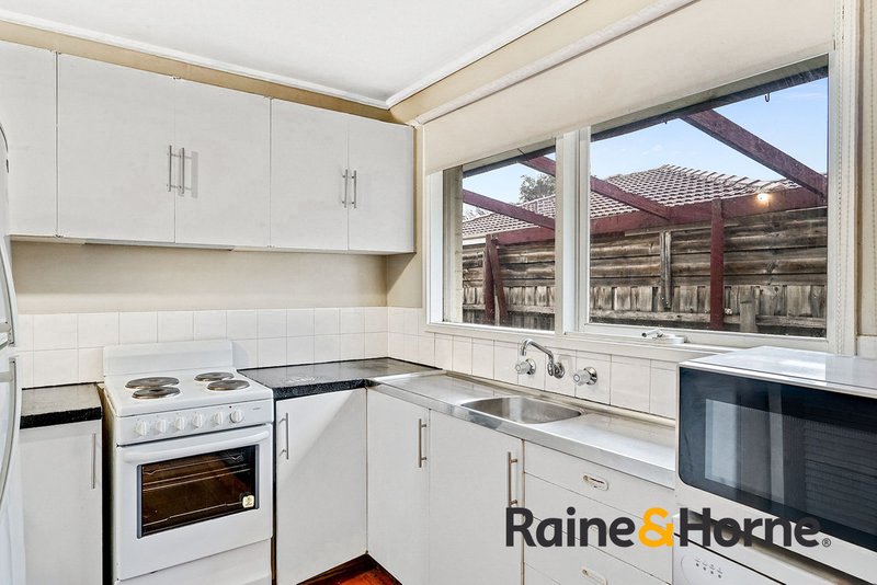 Photo - 12 Campbell Parade, Cranbourne VIC 3977 - Image 7