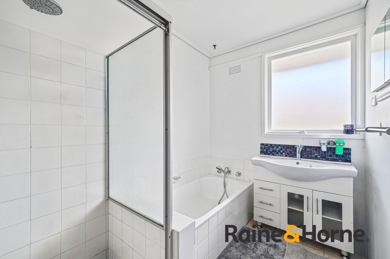 Photo - 12 Campbell Parade, Cranbourne VIC 3977 - Image 8