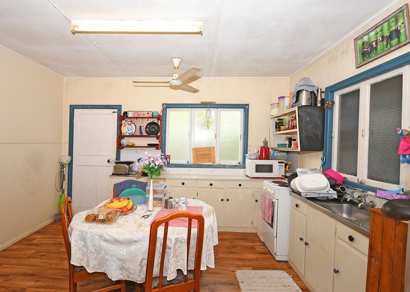 Photo - 12 Campbell Street, Torquay QLD 4655 - Image 11