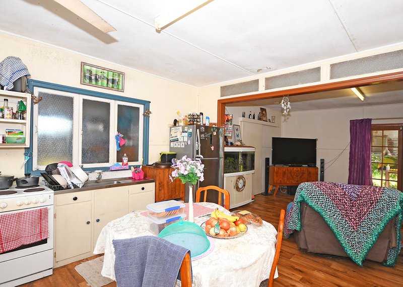 Photo - 12 Campbell Street, Torquay QLD 4655 - Image 13