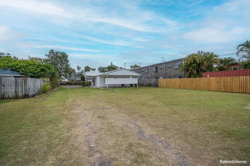 Photo - 12 Campbell Street, Torquay QLD 4655 - Image 10