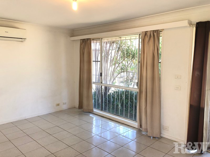 Photo - 12 Camphorlaurel Court, Doonside NSW 2767 - Image 3