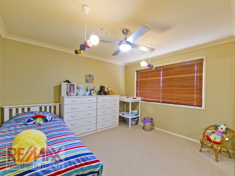 Photo - 12 Candella Ct , Eatons Hill QLD 4037 - Image 23