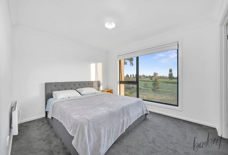 Photo - 12 Canning Walk, , Wollert VIC 3750 - Image 4