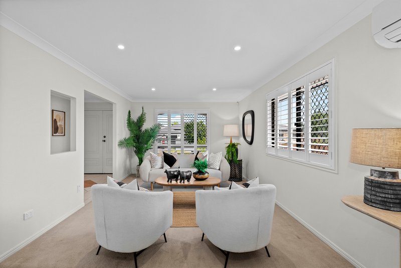 Photo - 12 Capella Place, Bridgeman Downs QLD 4035 - Image 5