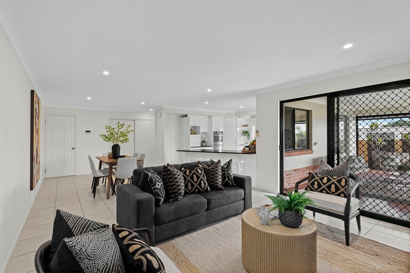 Photo - 12 Capella Place, Bridgeman Downs QLD 4035 - Image 7
