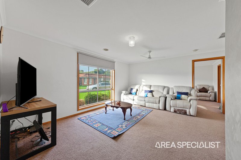 Photo - 12 Capri Court, Pakenham VIC 3810 - Image 6