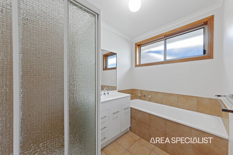 Photo - 12 Capri Court, Pakenham VIC 3810 - Image 13