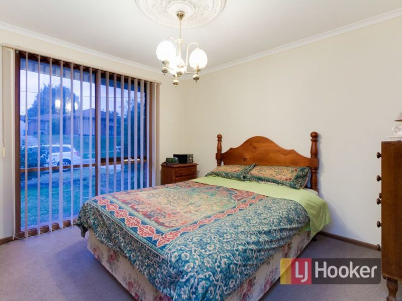 Photo - 12 Carmen Court, Hampton Park VIC 3976 - Image 9