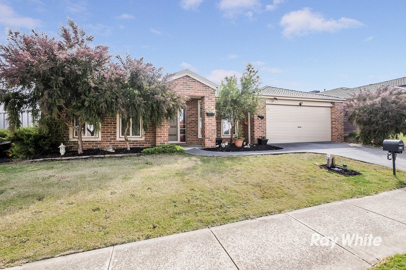 12 Carnavon Street, Cranbourne East VIC 3977