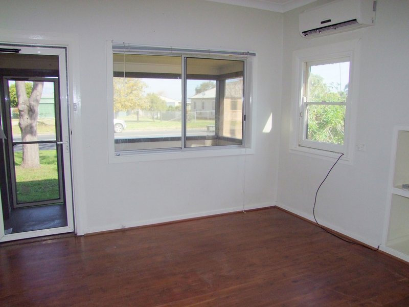 Photo - 12 Carrington Street, Singleton NSW 2330 - Image 2