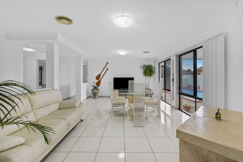 Photo - 12 Carter Street, Pacific Pines QLD 4211 - Image 10