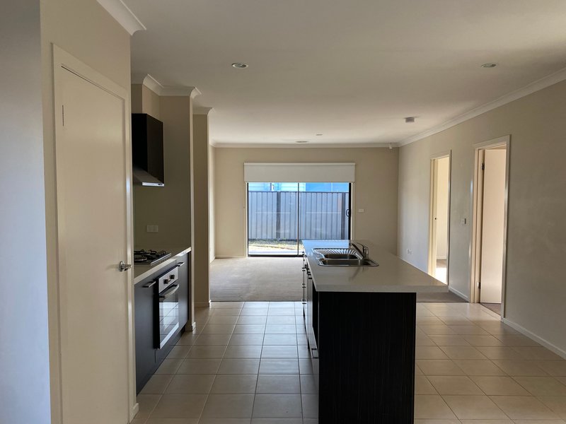 Photo - 12 Cassinias Grove, Mernda VIC 3754 - Image 3