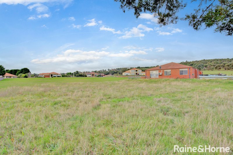 Photo - 12 Cavallo Crescent, Wallan VIC 3756 - Image 16