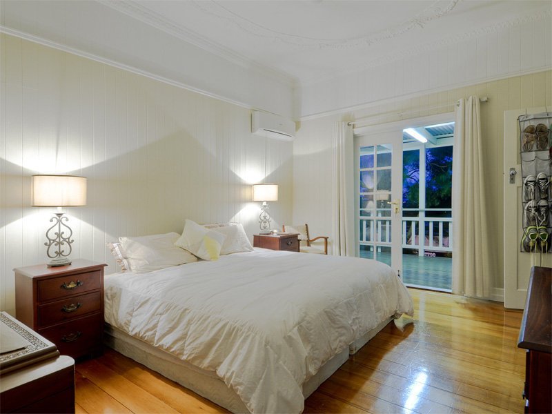 Photo - 12 Cawmore Road, Hawthorne QLD 4171 - Image 5