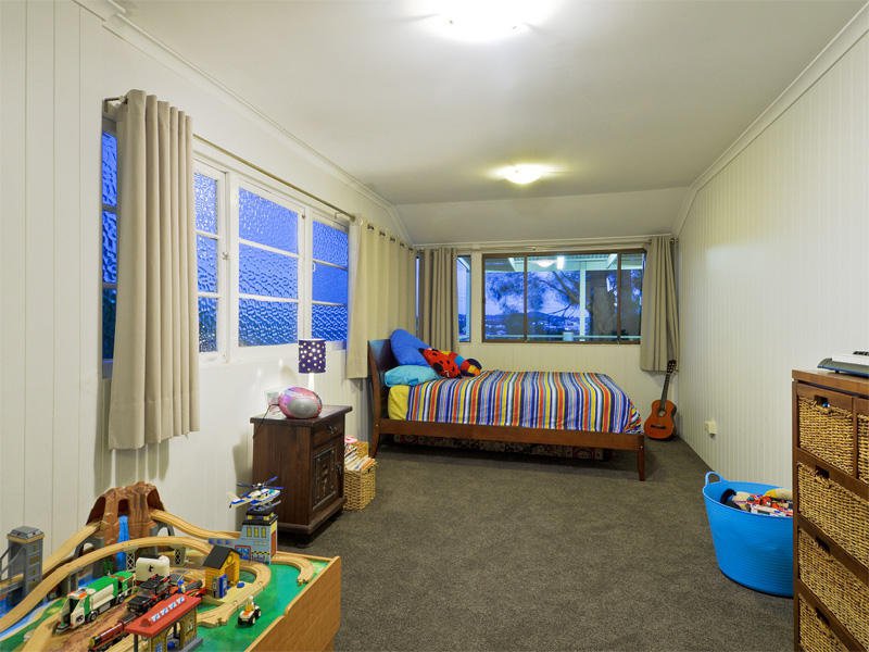 Photo - 12 Cawmore Road, Hawthorne QLD 4171 - Image 6