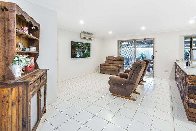 Photo - 12 Ceccato Drive, Murrumba Downs QLD 4503 - Image 18