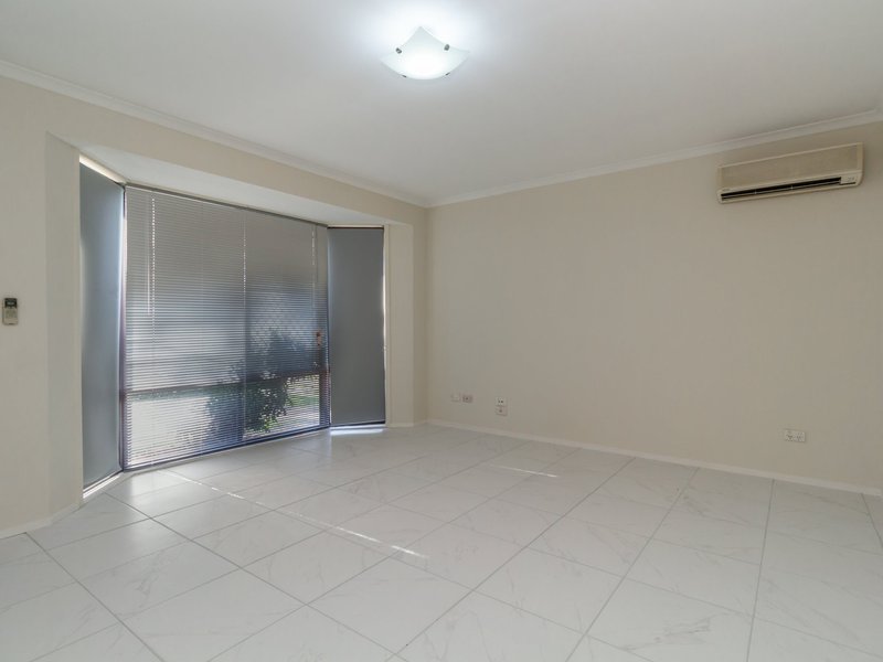 Photo - 12 Ceduna Street, Loganholme QLD 4129 - Image 5