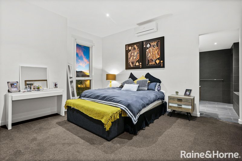 Photo - 12 Celeste Street, Mickleham VIC 3064 - Image 14